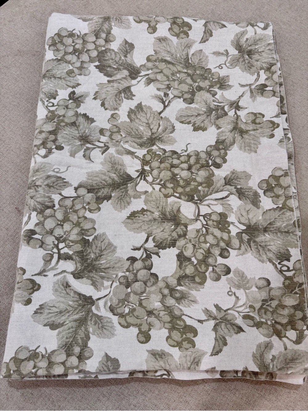 70X180 Williams Sonoma Grape Vine  Tablecloth